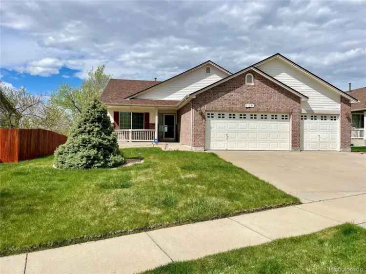 Single-family house For Sale in Arvada, Colorado