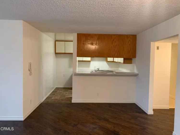 Multi-family house For Sale in 524, East Acacia Avenue, Glendale, California