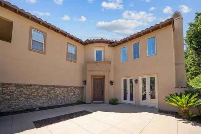 Single-family house For Sale in 374, Bryan Point Drive, Chula Vista, California