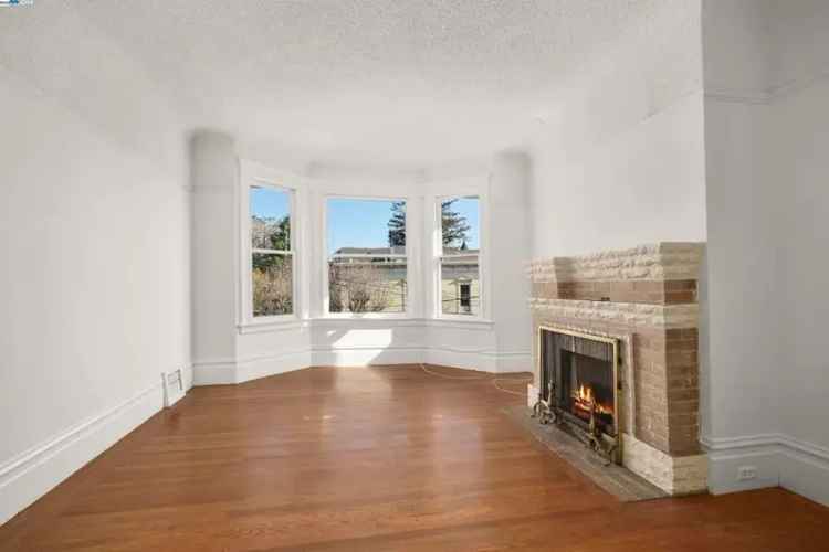 Multi-family house For Sale in 976;978, Noe Street, San Francisco, California