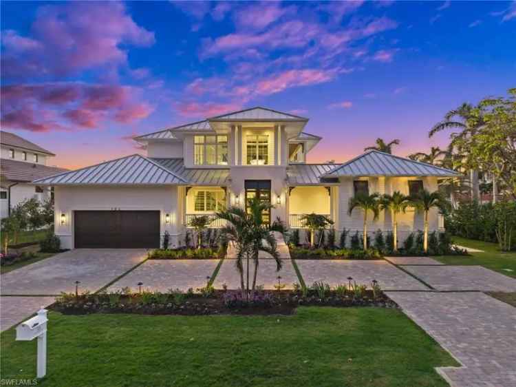 Single-family house For Sale in Naples, Florida