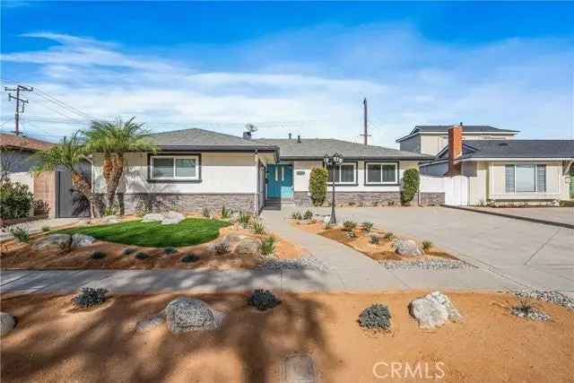 Single-family house For Sale in 4237, West Hill Avenue, Fullerton, California