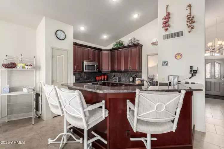 Single-family house For Sale in 25046, South Foxglenn Drive, Sun Lakes, Arizona