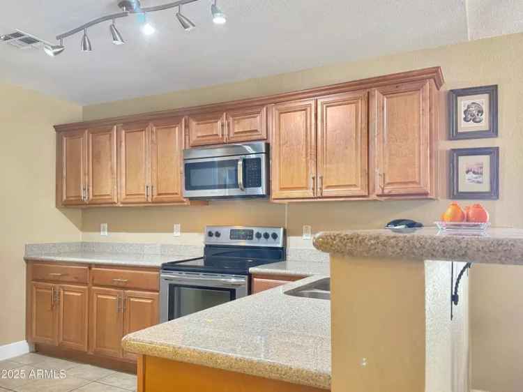 Single-family house For Sale in 11422, West Pinehollow Drive, Surprise, Arizona