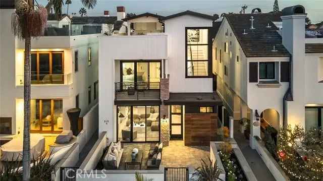 Condo For Sale in 512, Marguerite Avenue, Newport Beach, California