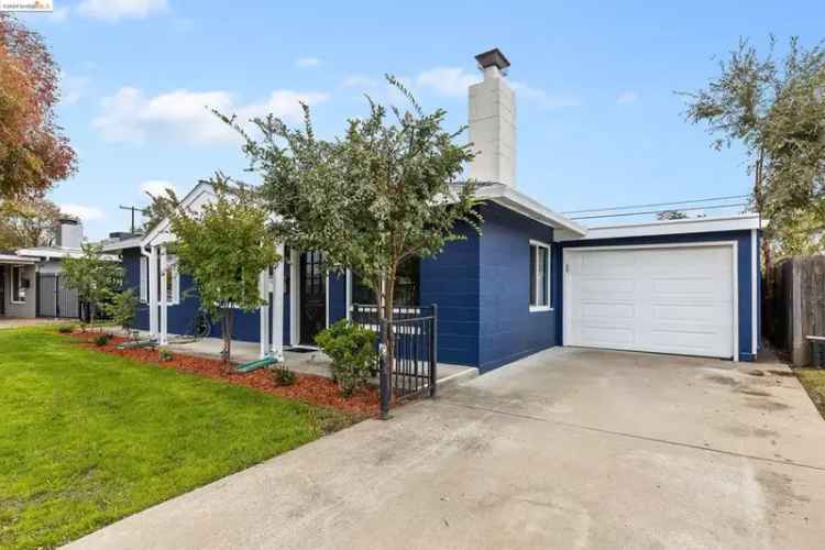 Single-family house For Sale in 5400, Valletta Way, Sacramento, California