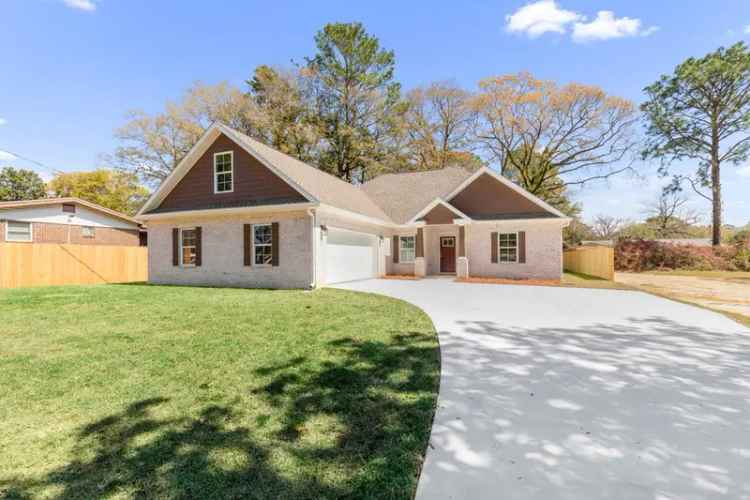 Single-family house For Sale in Crestview, Florida