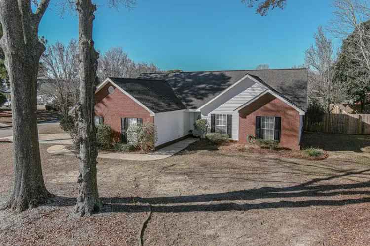 Single-family house For Sale in 101, Greenbriar Court, Headland, Alabama