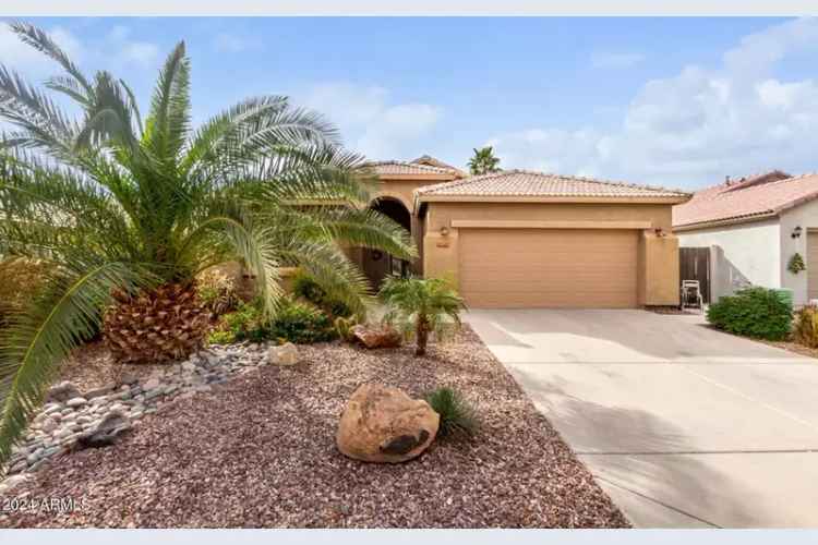 Single-family house For Sale in 30636, North Royal Oak Way, San Tan Valley, Arizona