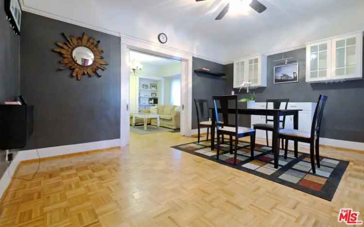 Single-family house For Sale in 1616, West 24th Street, Los Angeles, California