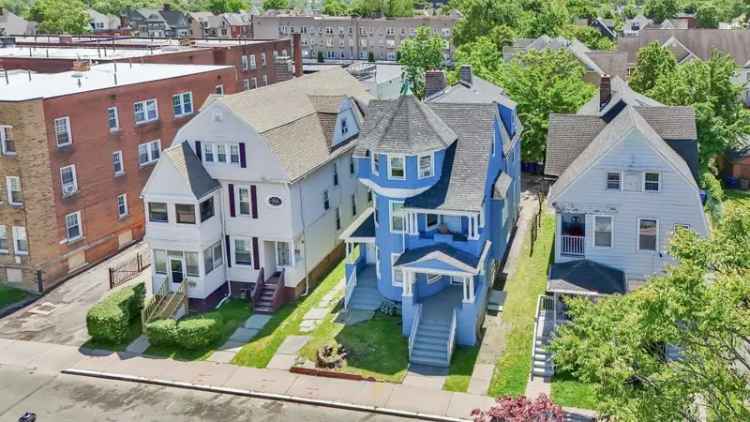 Multi-family house For Sale in Hartford, Connecticut