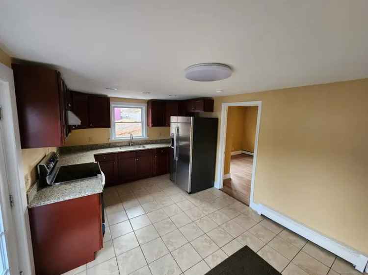 Single-family house For Sale in 472, Cook Avenue, Meriden, Connecticut