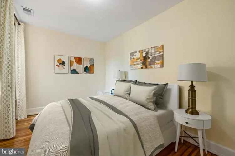 Multi-family house For Sale in 325, V Street Northeast, Washington, District of Columbia