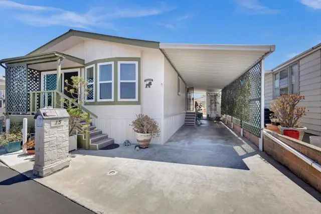 Single-family house For Sale in 15, Oriole Lane, Oceanside, California