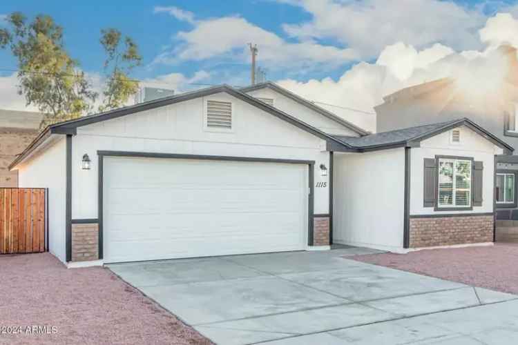 Single-family house For Sale in 1217, South Desert View Place, Apache Junction, Arizona