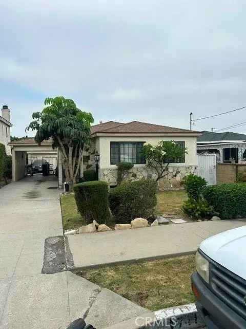 Single-family house For Sale in 1711, North Banning Boulevard, Los Angeles, California