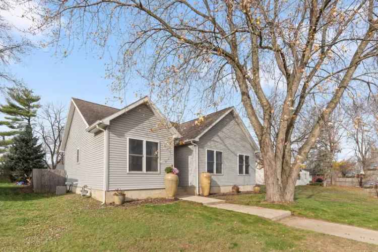 Single-family house For Sale in 321, South Park Street, Michigan City, Indiana