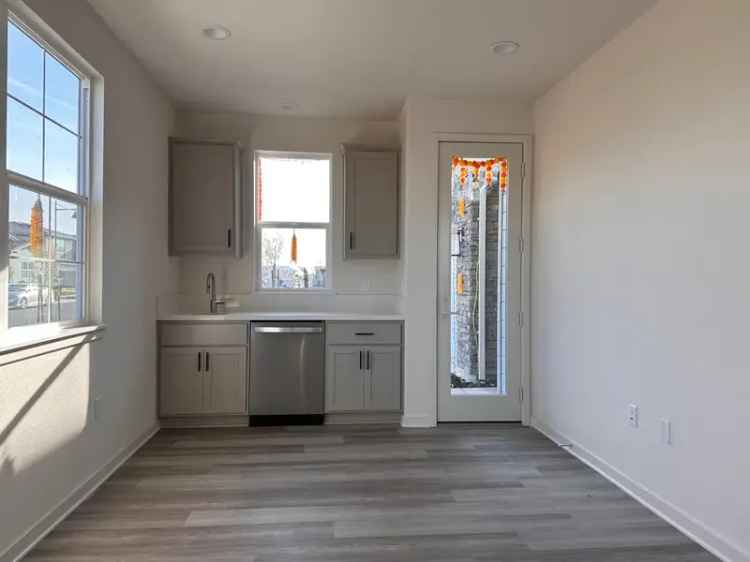 2 Bed 2 Bath Suite Home for Rent Near EPIC School