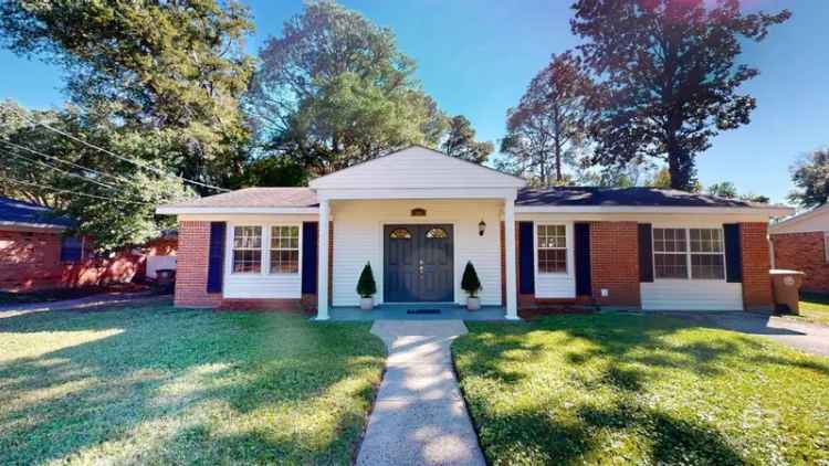 Single-family house For Sale in Mobile, Alabama