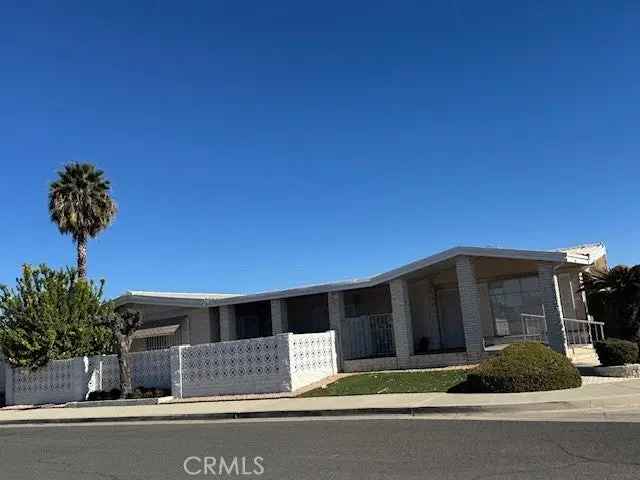 Single-family house For Sale in 836, San Marcos Drive, Hemet, California