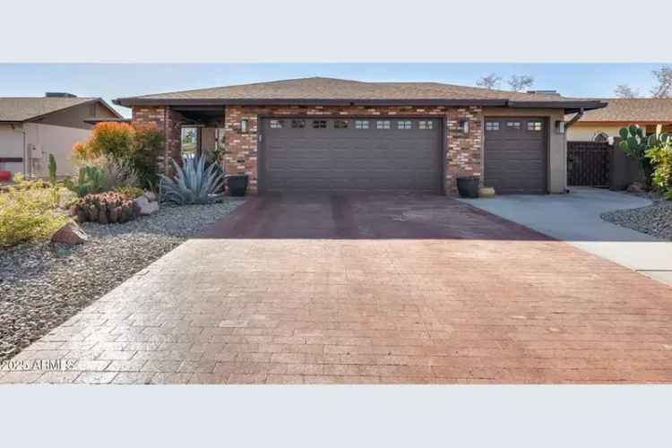 Single-family house For Sale in 26434, South Hogan Drive, Sun Lakes, Arizona