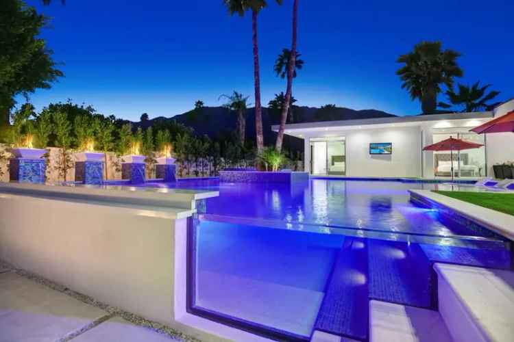 Single-family house For Sale in 387, East Valmonte Sur, Palm Springs, California