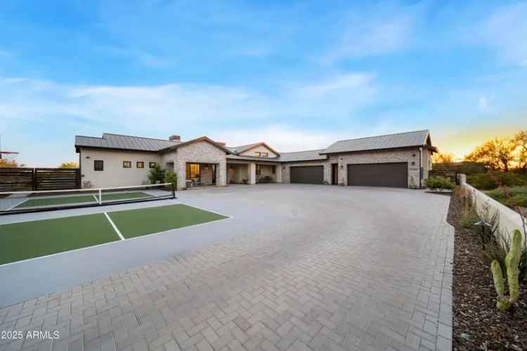 Single-family house For Sale in 25582, North 89th Street, Scottsdale, Arizona