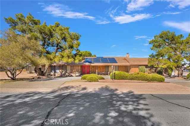 Single-family house For Sale in Hesperia, California