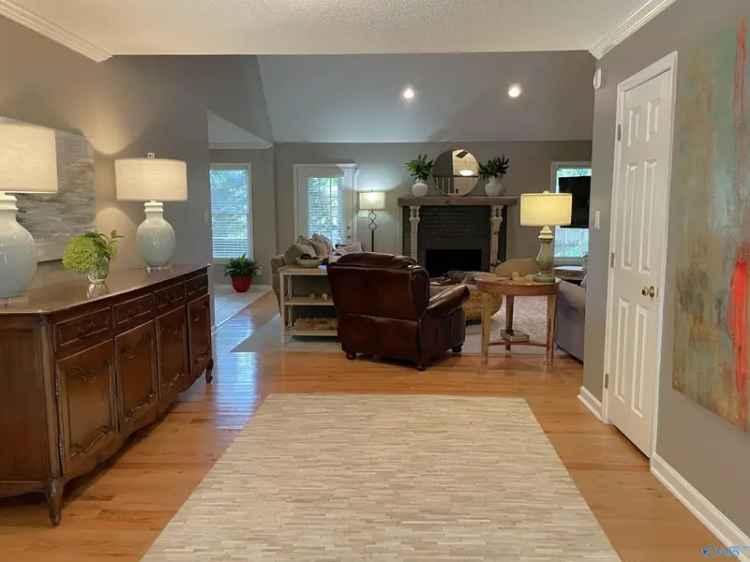 Single-family house For Sale in Decatur, Alabama