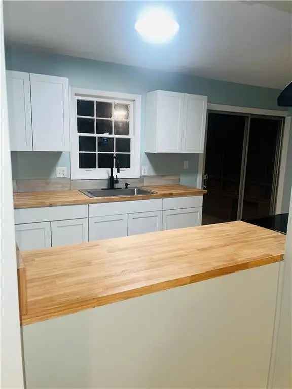 Single-family house For Sale in 4317, Barden Avenue, Tillmans Corner, Alabama