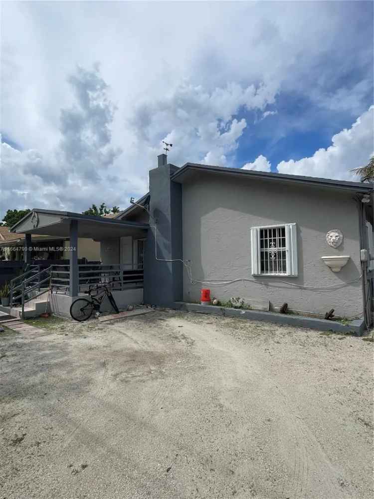 Single-family house For Sale in 1143, Northwest 27th Street, Miami, Florida