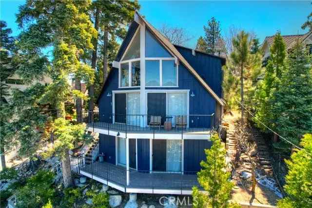 Single-family house For Sale in Lake Arrowhead, California