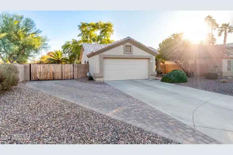 Single-family house For Sale in 413, West Century Court, Gilbert, Arizona