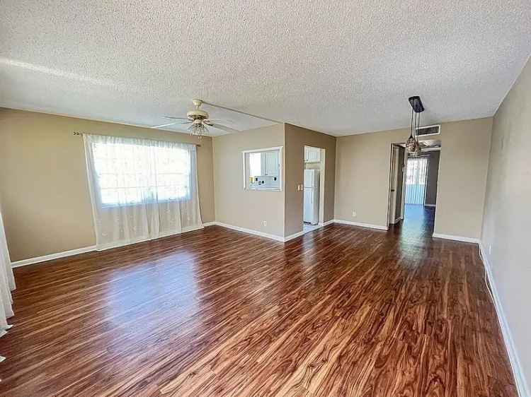 Condo For Sale in 48, Windsor Drive, Florida