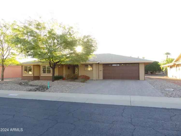 Single-family house For Sale in 11037, West Meade Drive, Sun City, Arizona