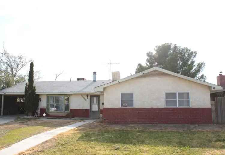 Single-family house For Sale in 15637, M Street, Mojave, California