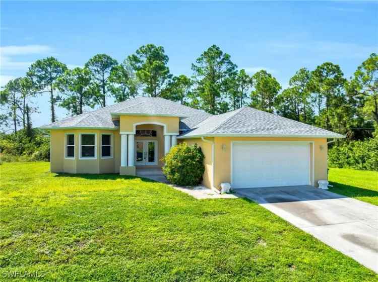 Single-family house For Sale in 2903, Gene Avenue North, Florida