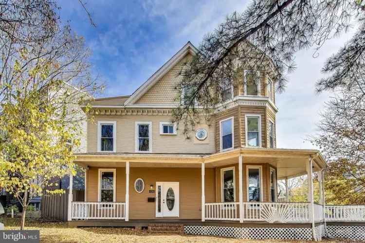 Single-family house For Sale in 4301, Kansas Avenue Northwest, Washington, District of Columbia