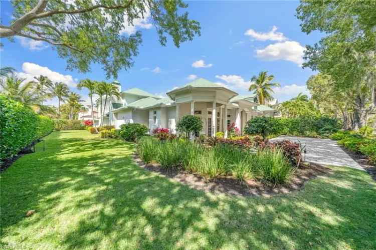 Single-family house For Sale in Naples, Florida