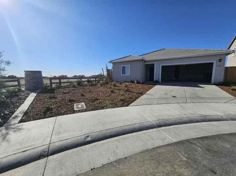 Roseville Home for Rent - 4 Bed 2 Bath Solar Panels