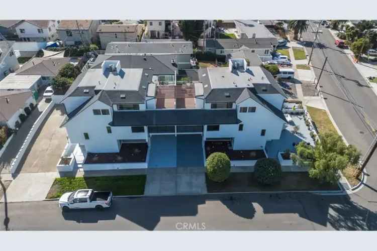 Multi-family house For Sale in 26372, Via California, Dana Point, California