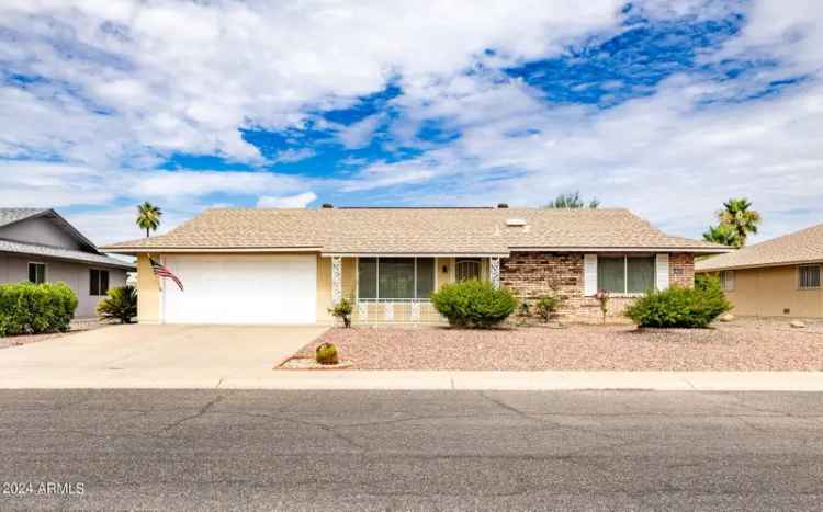 Single-family house For Sale in 17406, North 130th Avenue, Sun City West, Arizona