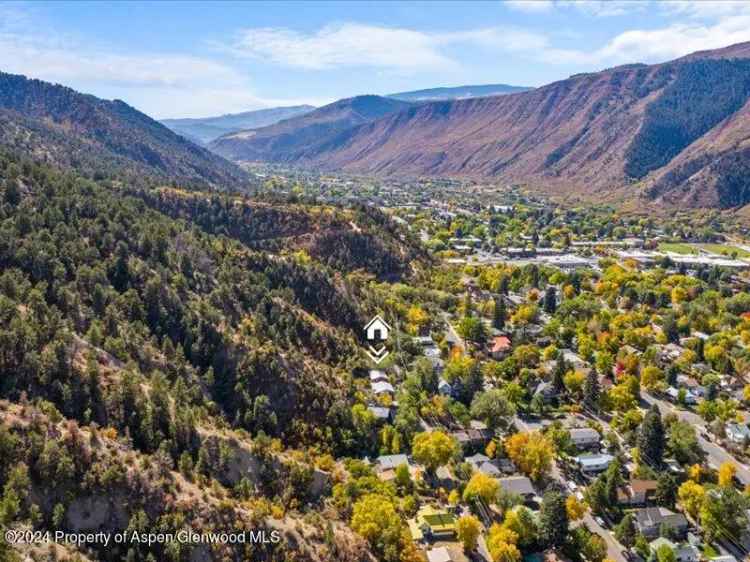 Single-family house For Sale in 1108, Minter Avenue, Glenwood Springs, Colorado