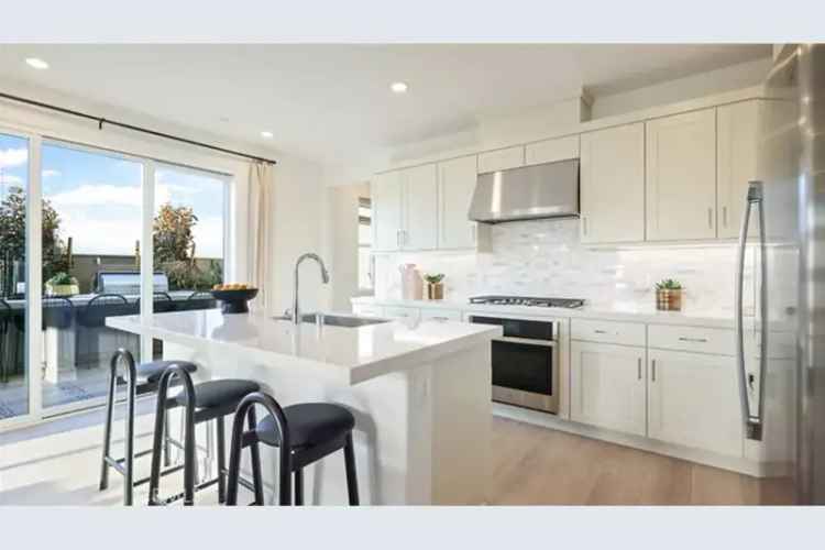 Condo For Sale in Irvine, California