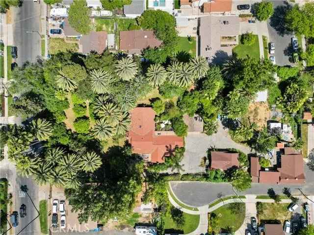 Single-family house For Sale in 18658, Chase Street, Los Angeles, California