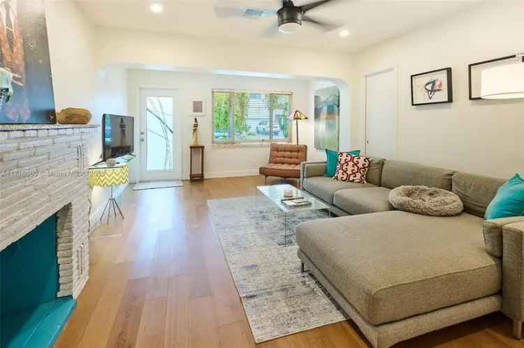 Single-family house For Sale in 828, Northeast 16th Court, Fort Lauderdale, Florida