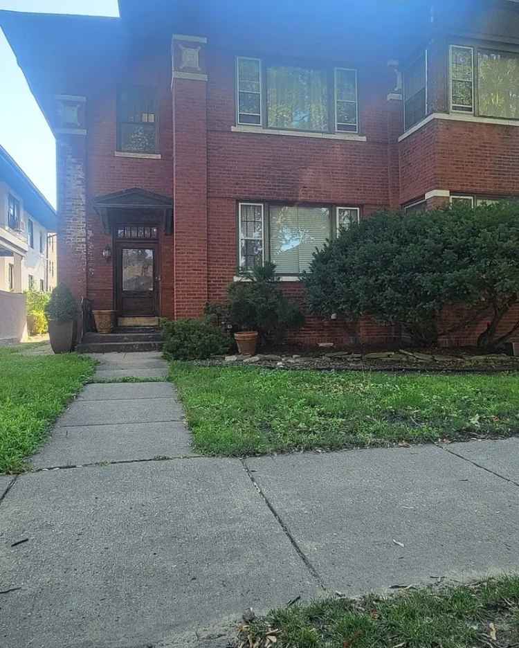 Multi-family house For Sale in 6823, South Chappel Avenue, Chicago, Illinois