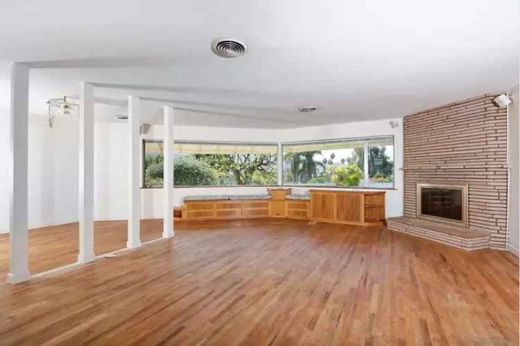 Single-family house For Sale in 2331, Calle Corta, San Diego, California