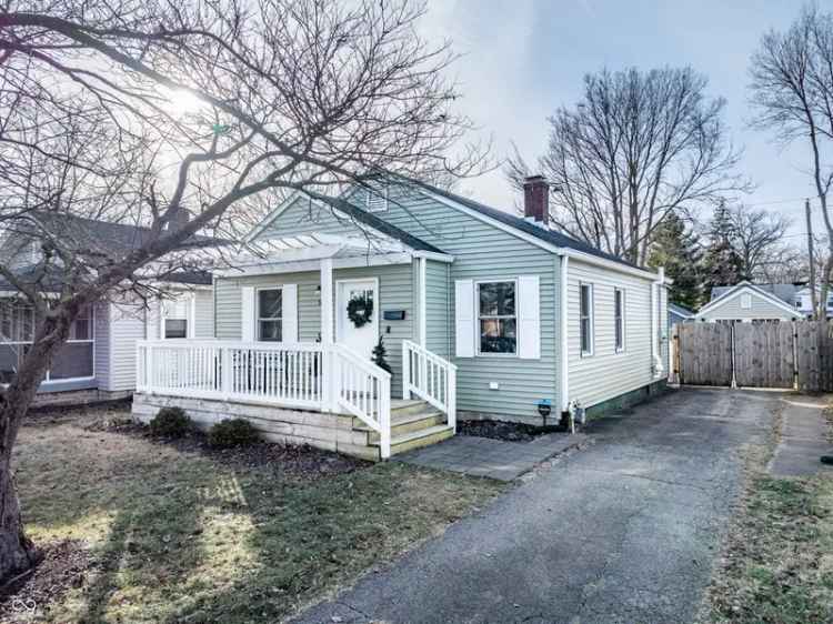 Single-family house For Sale in 5002, Caroline Avenue, Indianapolis, Indiana