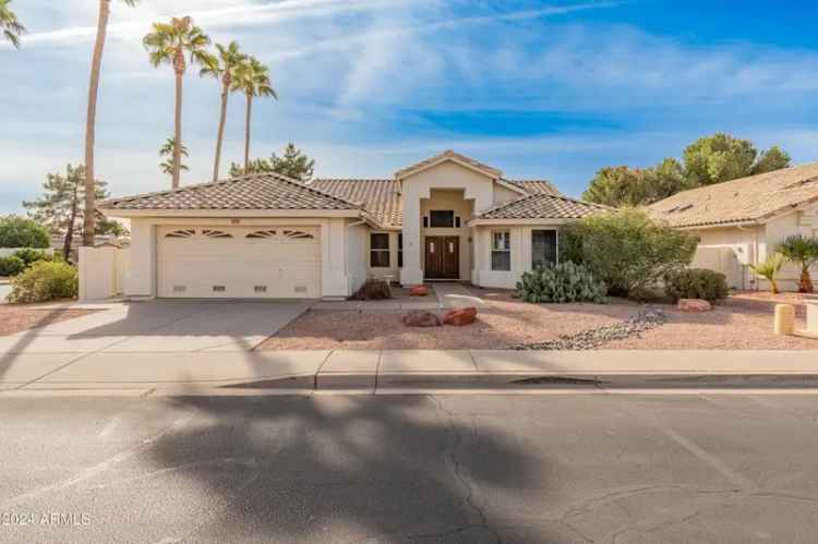 Single-family house For Sale in 14543, West Bison Path, Surprise, Arizona